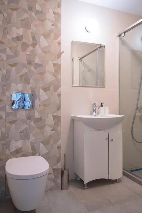 Madrid: A Modern 2-Bedroom Apartment With Parking Sofía Exterior foto